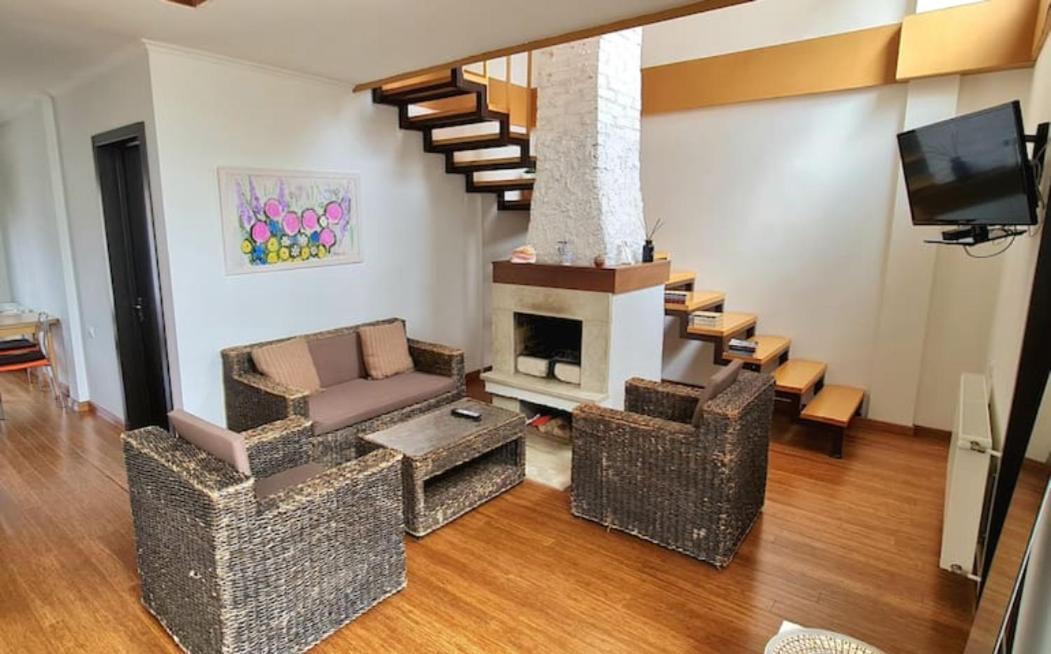 Duplex Apartment In The City Center Tbilisi Luaran gambar