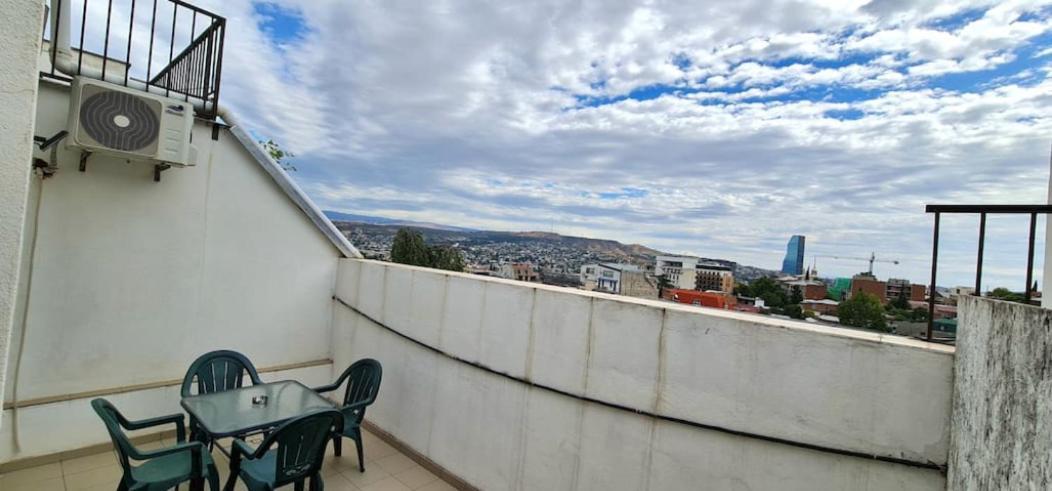 Duplex Apartment In The City Center Tbilisi Luaran gambar